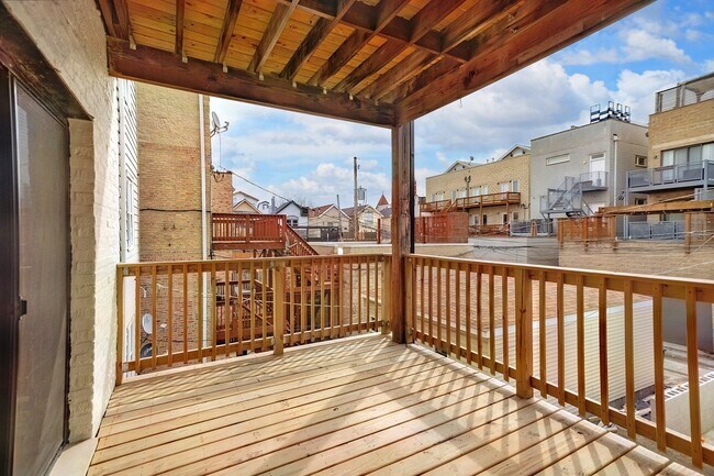 Building Photo - 1723 W Pierce Ave