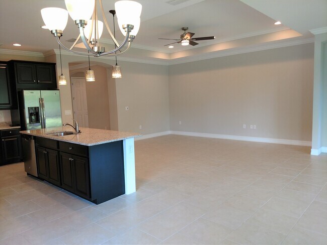 Building Photo - Unfurnished Annual Rental - Lovely 3 Bedroom Home in Calusa Park. Nicely upgraded and Pet Friendly