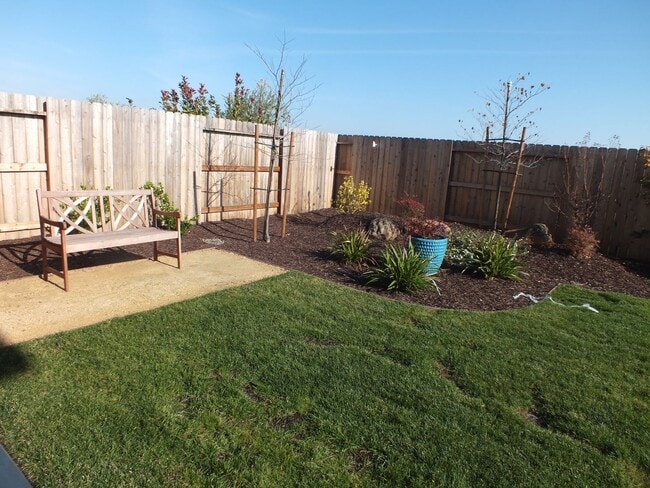 Building Photo - Folsom Russell Ranch 4/3 new home