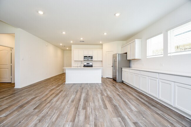 Building Photo - 6023 Ginevra Summers Dr