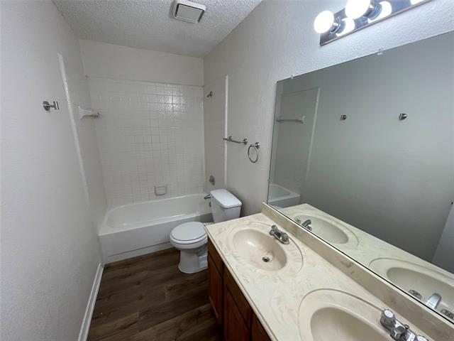 Building Photo - 809 Windy Meadow Dr