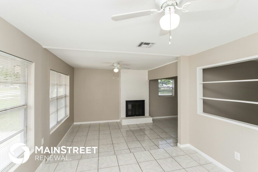 Building Photo - 4395 Sherwood Blvd