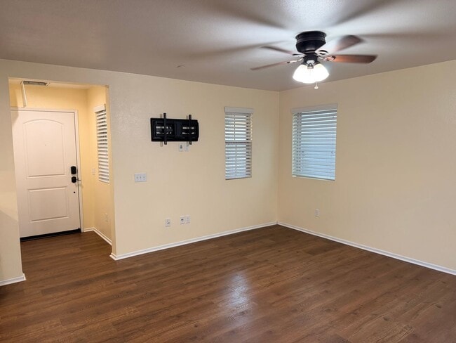 Building Photo - Estrella home for rent!