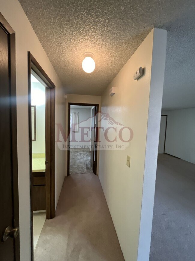 Building Photo - 19703