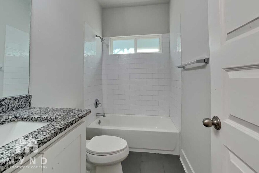 Building Photo - 423 Channing Ave