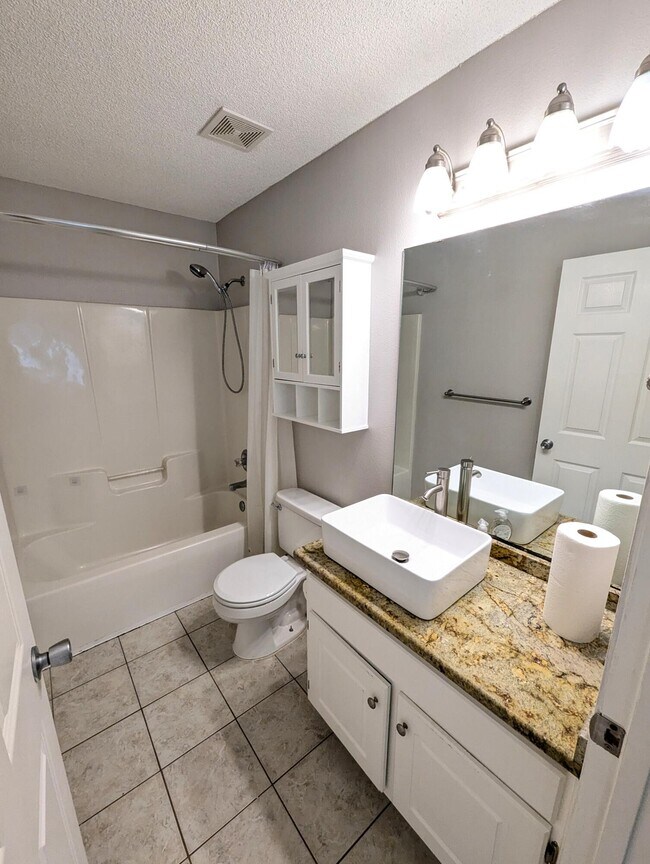 Building Photo - 9475 Pine Lily Ct