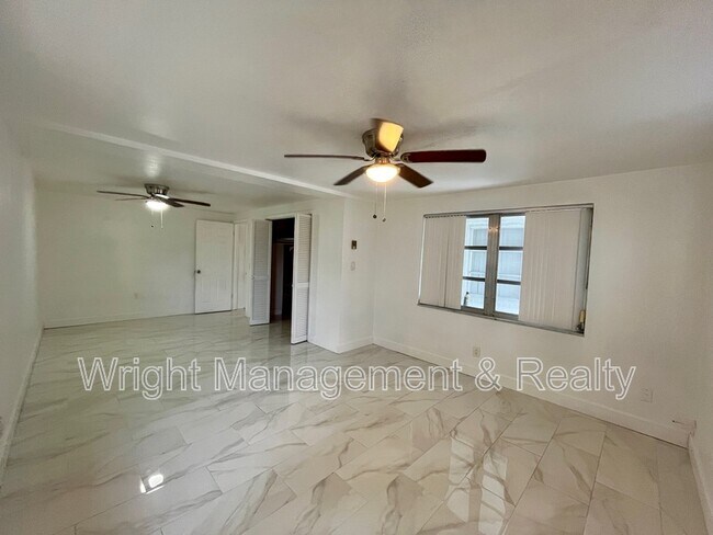 Building Photo - 5121 Dove Dr