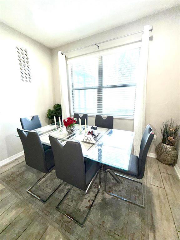 Building Photo - 204 Rustic Loop