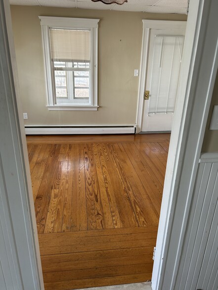 Building Photo - 58B Manville Hill Rd