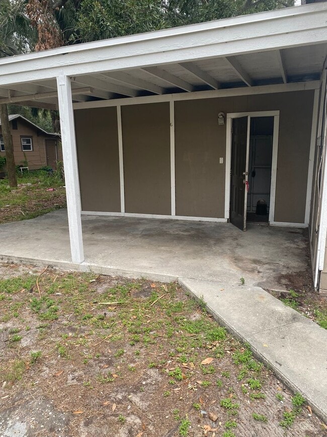 Building Photo - 1733-1735 Grove St S