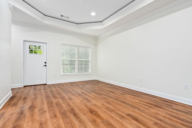 Building Photo - 327 Byrd St