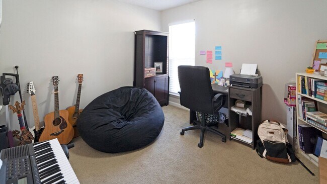 Building Photo - Savannah Sweetwater Station 3-Bed Home with Patio & Large Yard