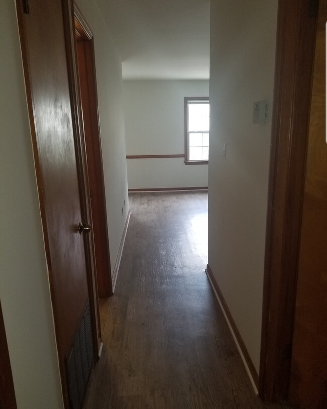 Building Photo - 1252 Gatewood Rd