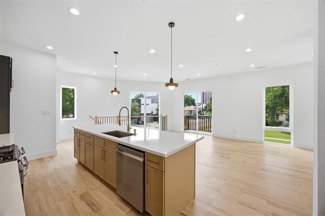 Building Photo - 4605 Belmont Ave