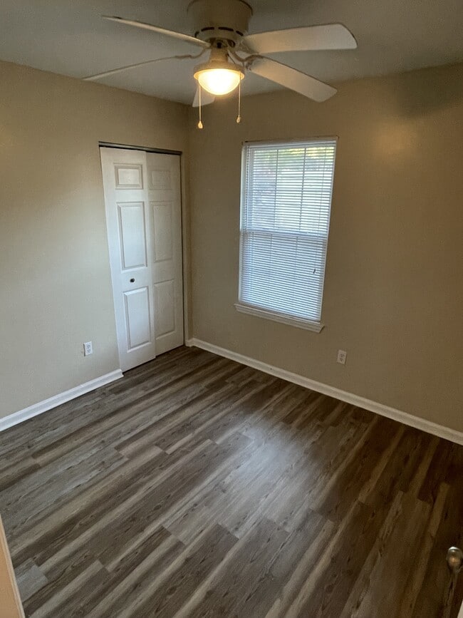 Building Photo - 2817 Ridgecrest Dr