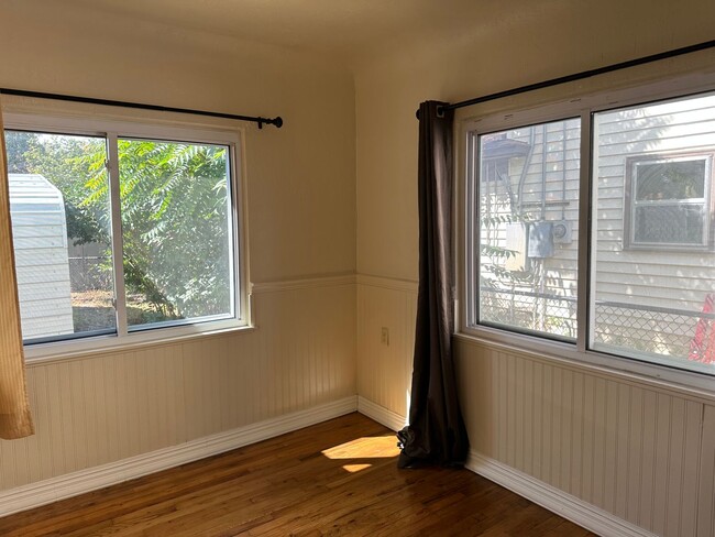 Building Photo - Charming Cottage in Downtown Washougal