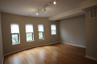 Building Photo - 6447 N Claremont Ave