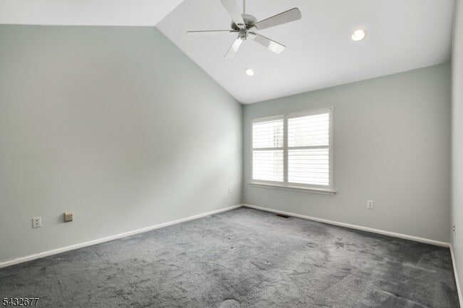 Building Photo - 8 Hopkinson Ct