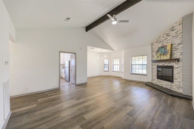 Building Photo - 7109 Kari Ln