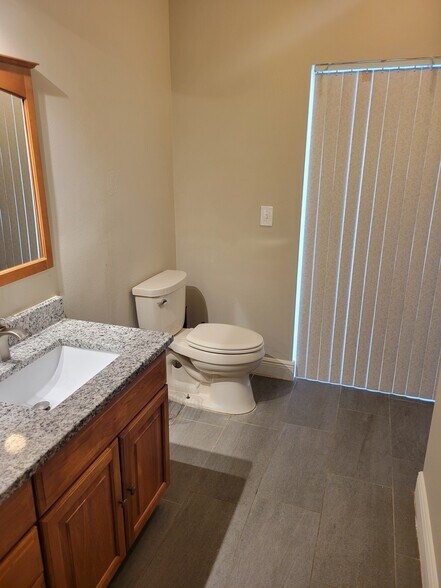 Building Photo - 2108 Shirewood Ct