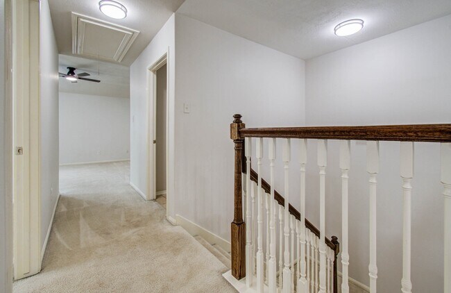 Building Photo - 14543 Bergenia Dr