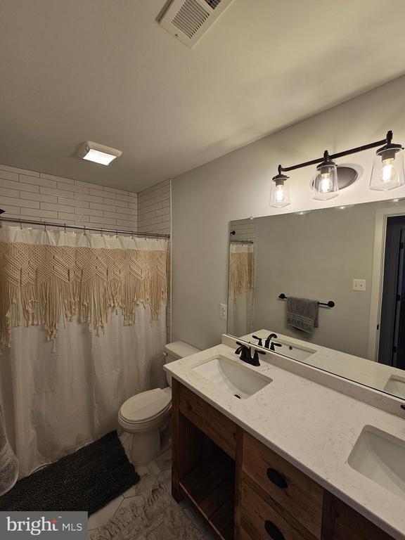 Building Photo - 470 Waterfords Edge Ct