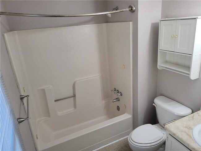 Building Photo - 410 Collett Ave