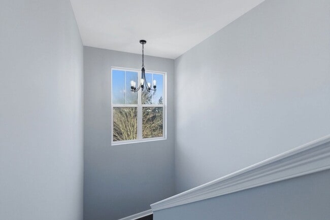 Building Photo - 218 Goldenrod Dr