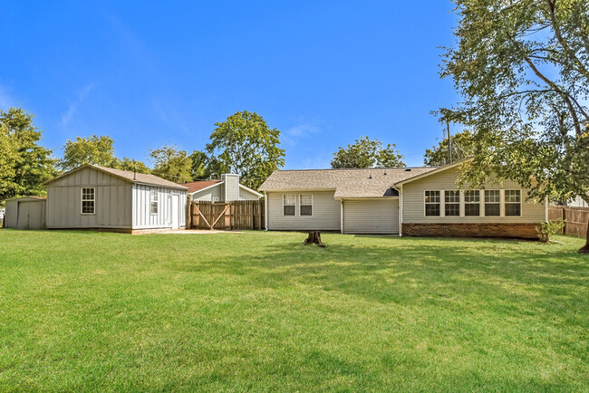 Building Photo - Charming Home on Cul-de-Sac