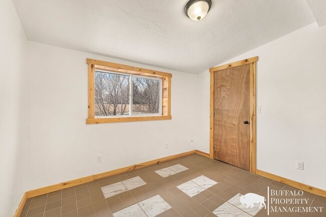 Building Photo - Charming Parker Home for Rent – Rustic Character Meets Modern Comfort!