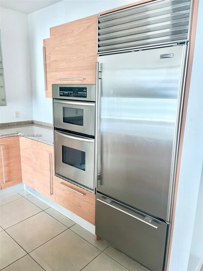 Building Photo - 218 SE 14th St