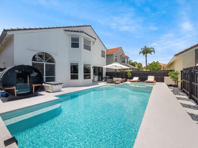 Building Photo - 6017 Newport Village Way