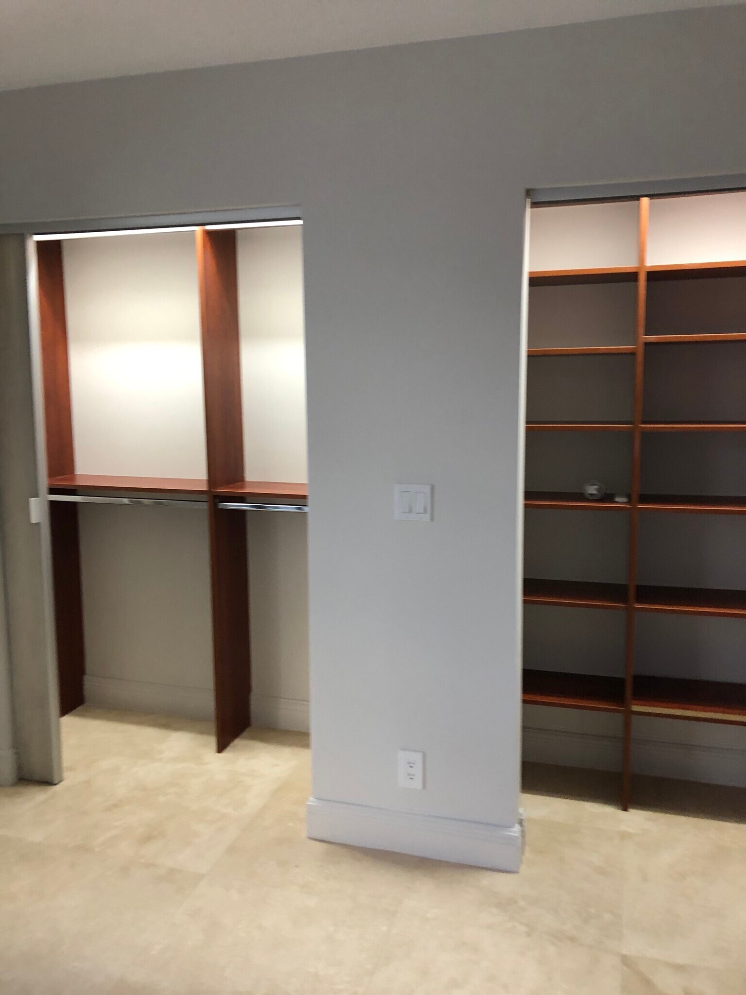 Building Photo - 8877 Collins Ave