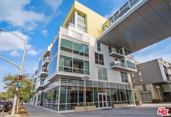 Building Photo - 1705-1725 Ocean Ave