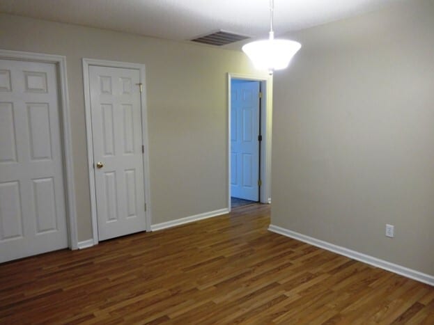 Building Photo - 1201 Catbird Ct