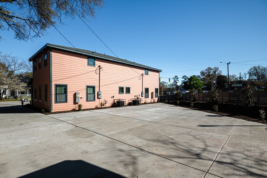 Building Photo - 2518 Laurel St