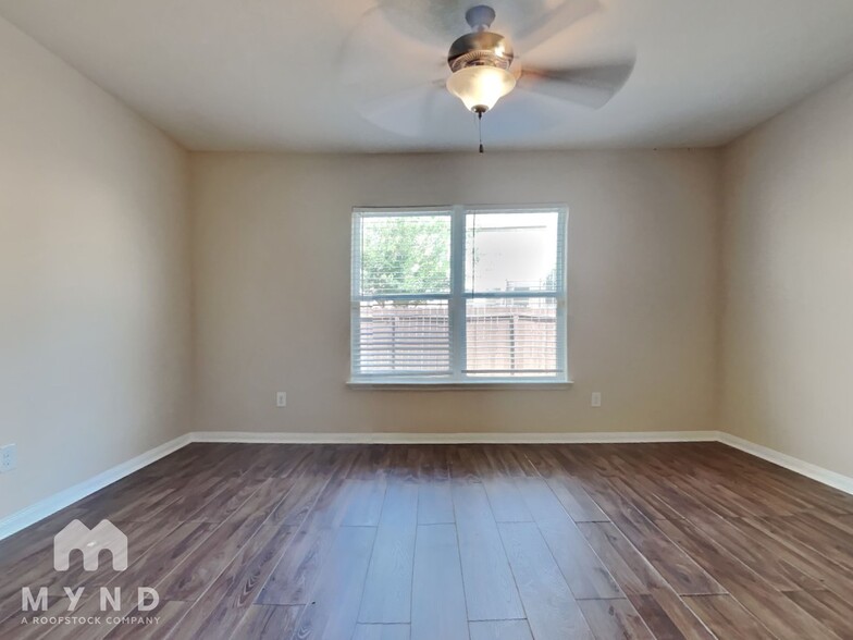 Building Photo - 1680 Amy Dr