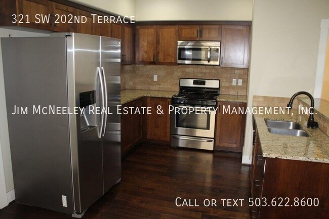 Building Photo - Upscale 3 Bedroom Home in Baseline Woods!