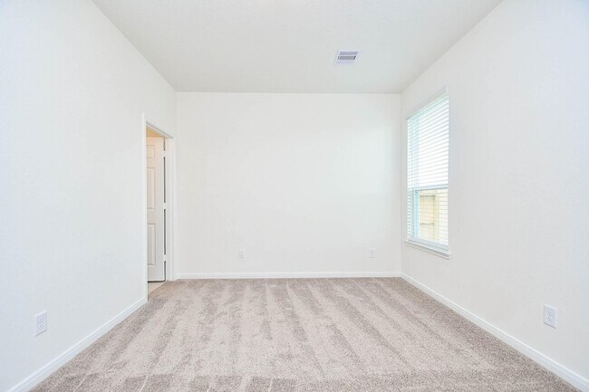 Building Photo - 25230 Benroe St