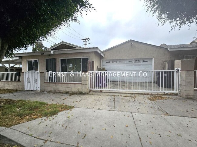 Primary Photo - 564 E 61st St