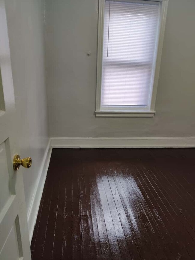 Building Photo - 2170 Conlyn St