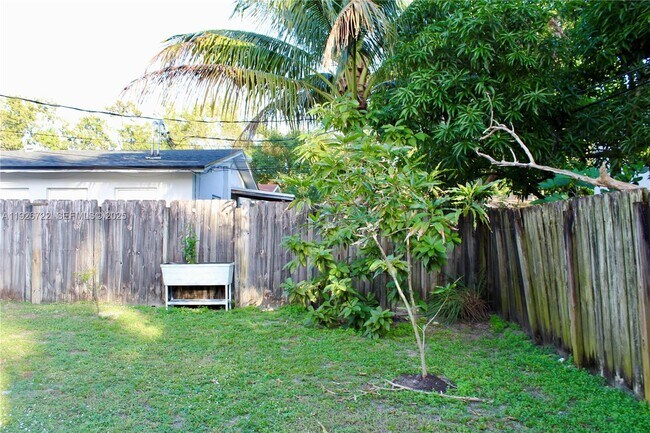 Building Photo - 300 SW 8th St