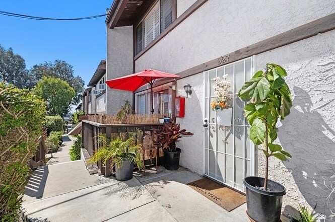 Front of condo - 356 S Miraleste Dr