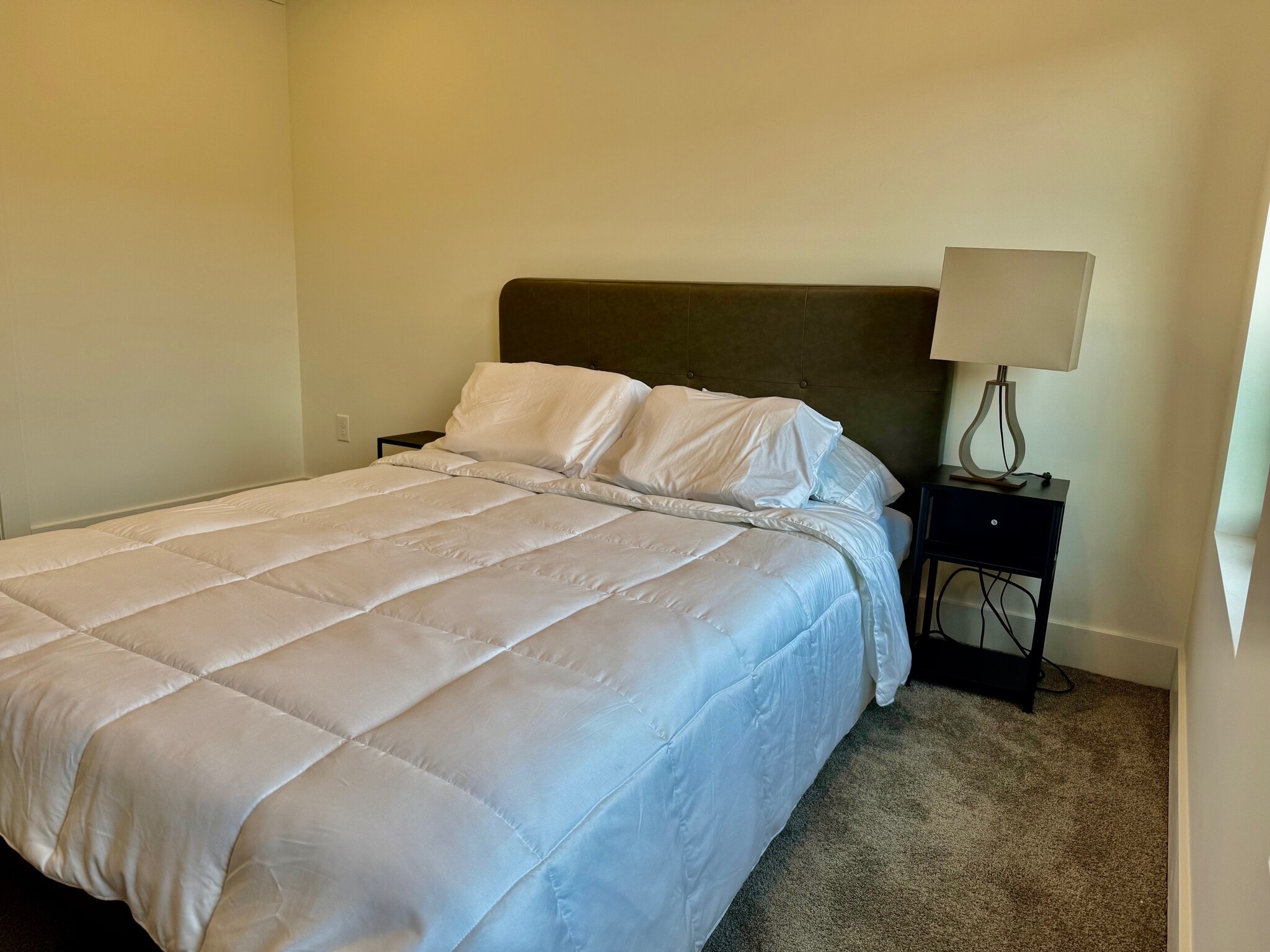 Building Photo - 1547 Pallister St