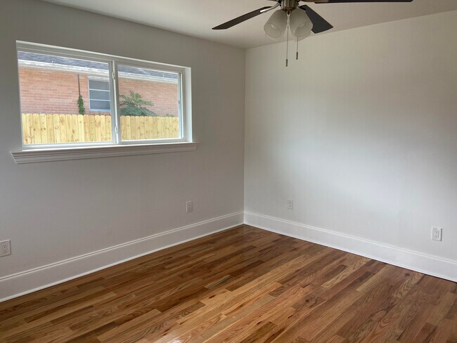 Living Room - 4918 Eastern St