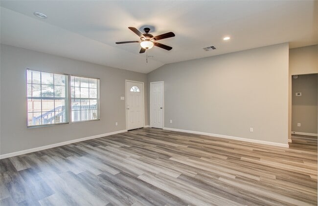 Building Photo - 9414 Lanewood Dr