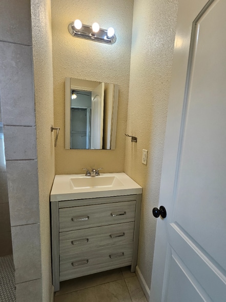 Building Photo - 1016 Center St