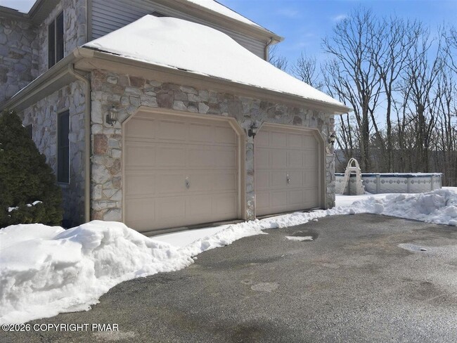 Building Photo - 5132 Pocono Park