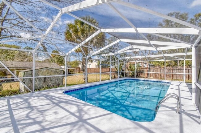 Building Photo - 1828 SE Lake Weir Ave