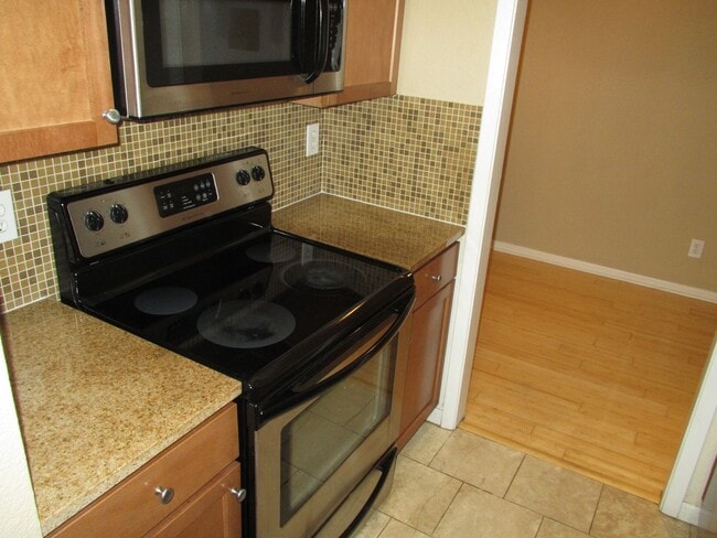 Building Photo - Adorable 1 bedroom apartment